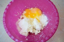 Сырники в мультиварке - шаг 2 Сырники в мультиварке - шаг 2