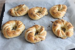 Калачи с сыром и маком - шаг 19 Калачи с сыром и маком - шаг 19