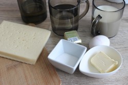 Калачи с сыром и маком - шаг 1 Калачи с сыром и маком - шаг 1