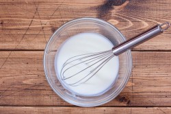 Сырные лепешки на сковороде - шаг 2