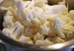 Сырный суп с цветной капустой и сливками - шаг 2 Сырный суп с цветной капустой и сливками - шаг 2