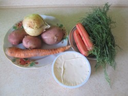 Сырный суп с колбасой и плавленным сыром - шаг 1