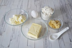 Тарт с белой смородиной и какао - шаг 1