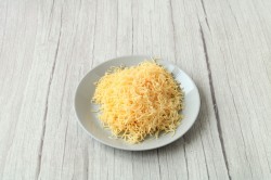 Жульен с грибами в тарталетках в духовке - шаг 9