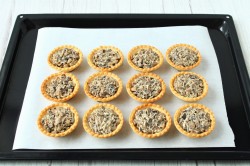 Жульен с грибами в тарталетках в духовке - шаг 10