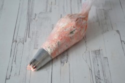 Тарталетки с сыром и чесноком с крабовыми палочками - шаг 5 Тарталетки с сыром и чесноком с крабовыми палочками - шаг 5