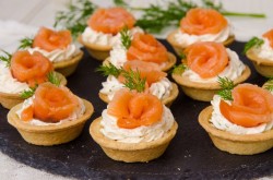 Тарталетки с семгой и сыром - шаг 10