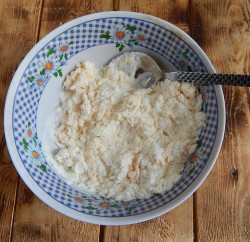 Тесто для пельменей из рисовой муки - шаг 2 Тесто для пельменей из рисовой муки - шаг 2