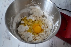 Тесто для пиццы на кипятке - шаг 4 Тесто для пиццы на кипятке - шаг 4