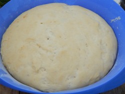 Тесто для пиццы на молоке - шаг 6 Тесто для пиццы на молоке - шаг 6