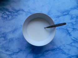 Тесто для вареников на кефире - шаг 3 Тесто для вареников на кефире - шаг 3