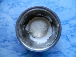 Тесто для вареников на кефире - шаг 8 Тесто для вареников на кефире - шаг 8