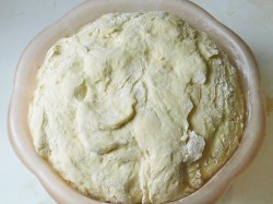 Тесто на молоке для пирога - шаг 4 Тесто на молоке для пирога - шаг 4