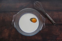 Тесто на сухих дрожжах на молоке на пирожки - шаг 2 Тесто на сухих дрожжах на молоке на пирожки - шаг 2