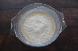 Тесто на сухих дрожжах на молоке на пирожки - шаг 5 Тесто на сухих дрожжах на молоке на пирожки - шаг 5