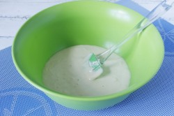 Тесто на воде с сухими дрожжами - шаг 1 Тесто на воде с сухими дрожжами - шаг 1