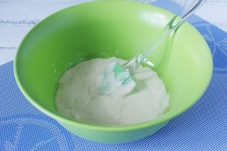 Тесто на воде с сухими дрожжами - шаг 2 Тесто на воде с сухими дрожжами - шаг 2