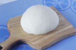 Тесто на воде с сухими дрожжами - шаг 5 Тесто на воде с сухими дрожжами - шаг 5