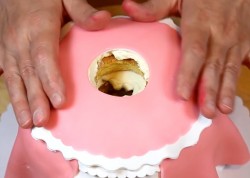 Торт Барби из мастики - шаг 15