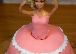 Торт Барби из мастики - шаг 17
