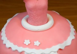 Торт Барби из мастики - шаг 20