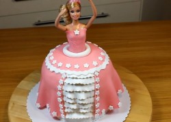 Торт Барби из мастики - шаг 21