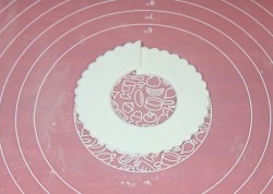 Торт Барби из мастики - шаг 6