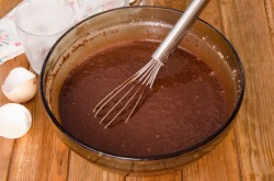 Торт бисквит Шоколад на кипятке - шаг 11