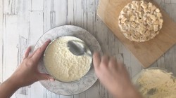 Торт из крекера рыбки на скорую руку без выпечки - шаг 13 Торт из крекера рыбки на скорую руку без выпечки - шаг 13