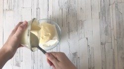 Торт из крекера рыбки на скорую руку без выпечки - шаг 7 Торт из крекера рыбки на скорую руку без выпечки - шаг 7