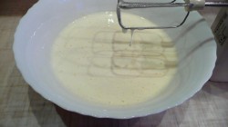 Бисквитный торт с заварным кремом - шаг 3