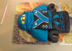 Торт Лего Ниндзяго из мастики - шаг 12