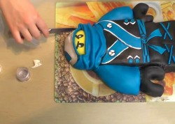 Торт Лего Ниндзяго из мастики - шаг 14
