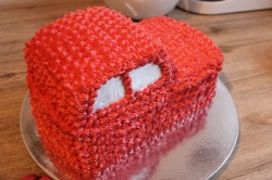 Торт красная Машина из крема - шаг 11