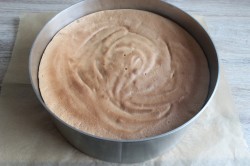 Торт красная Машина из крема - шаг 1