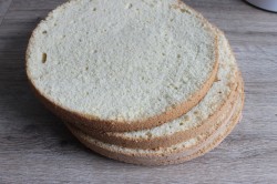 Торт красная Машина из крема - шаг 2