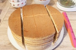 Торт красная Машина из крема - шаг 6