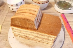 Торт красная Машина из крема - шаг 7