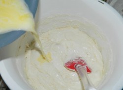 Торт Минни Маус для девочки - шаг 2