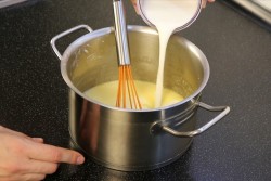 Торт Наполеон со сливочным кремом и ванильным вкусом - шаг 7