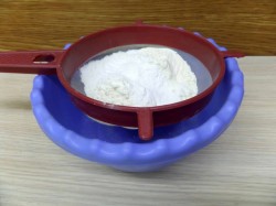 Бисквитный торт персиковый со сливочным кремом - шаг 2