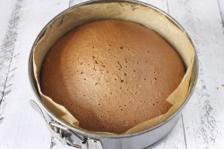 Торт с бананом и сгущенкой вареной - шаг 5 Торт с бананом и сгущенкой вареной - шаг 5