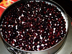 Торт с черной смородиной - шаг 10 Торт с черной смородиной - шаг 10