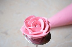 Торт с цветами из крема - шаг 16 Торт с цветами из крема - шаг 16