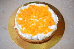 Торт с цветами из крема - шаг 7 Торт с цветами из крема - шаг 7