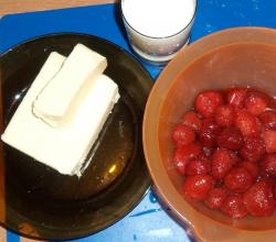 Ягодный торт с клубникой - шаг 6 Ягодный торт с клубникой - шаг 6