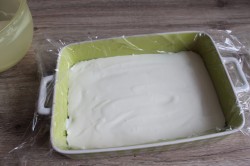 Творожный торт с желатином печеньем без выпечки - шаг 5 Творожный торт с желатином печеньем без выпечки - шаг 5