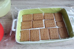 Творожный торт с желатином печеньем без выпечки - шаг 6 Творожный торт с желатином печеньем без выпечки - шаг 6