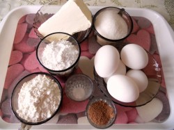 Рулет Сказка с цукатами - шаг 1