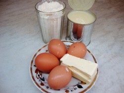 Торт в мультиварке со сгущенкой - шаг 1 Торт в мультиварке со сгущенкой - шаг 1